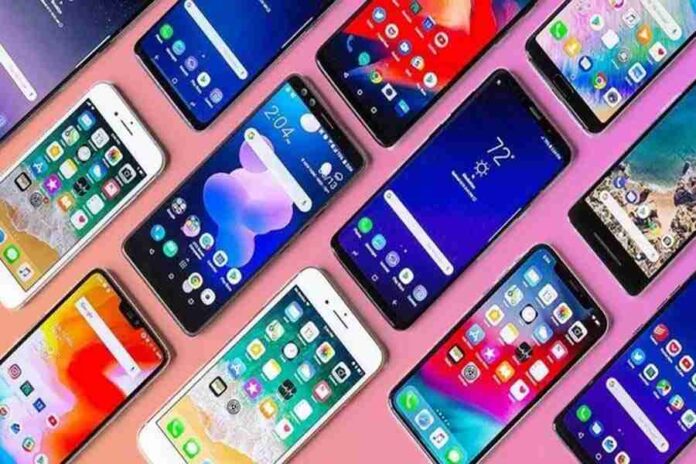 Feature phones comeback, Smartphone addiction, Digital detox solutions, Benefits of feature phones, Smartphone alternatives, Social media overload relief, Simplicity in mobile phones, Reducing screen time, Mobile phone trends 2024, Feature phones vs. smartphones, Digital minimalism tools,