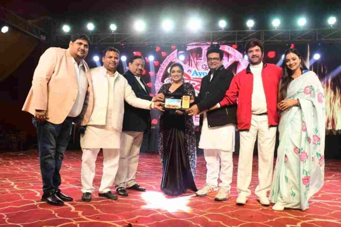 Ayodhya Bhojpuri Cine Award 2024, Pawan Singh Best Actor, Suryavansham Film Awards, Amrapali Dubey Best Actress, Nishant Ujjwal Producer, Rajneesh Mishra Director, Bhojpuri Cinema Honors, Ayodhya Cine Awards, Dinesh Lal Yadav Nirahua, Anjana Singh Badki Didi, Bhojpuri Film Awards, Bhojpuri Cinema 2024, Pawan Singh Akhiyan Mein Nasha Ba, Best Film Suryavansham, Stars of Bhojpuri Cinema,